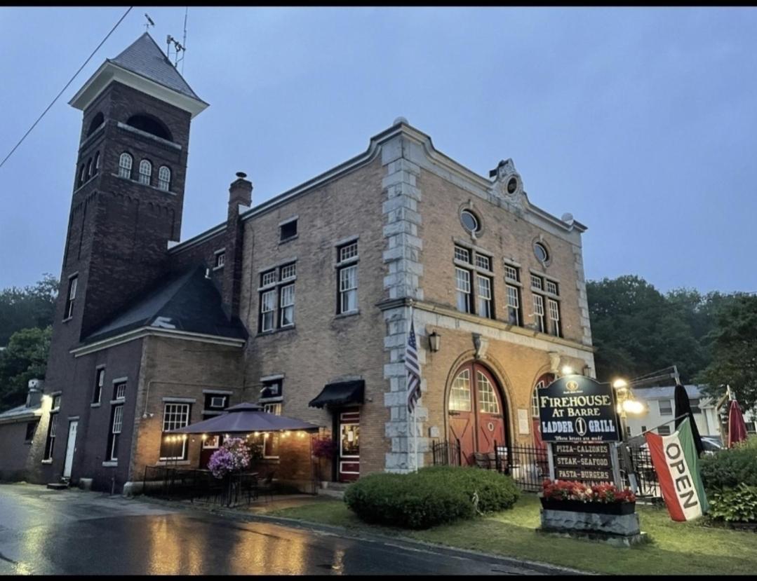 Firehouse Inn Barre Экстерьер фото